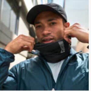 BROOKS Black Neck Gaiter. New never opened.